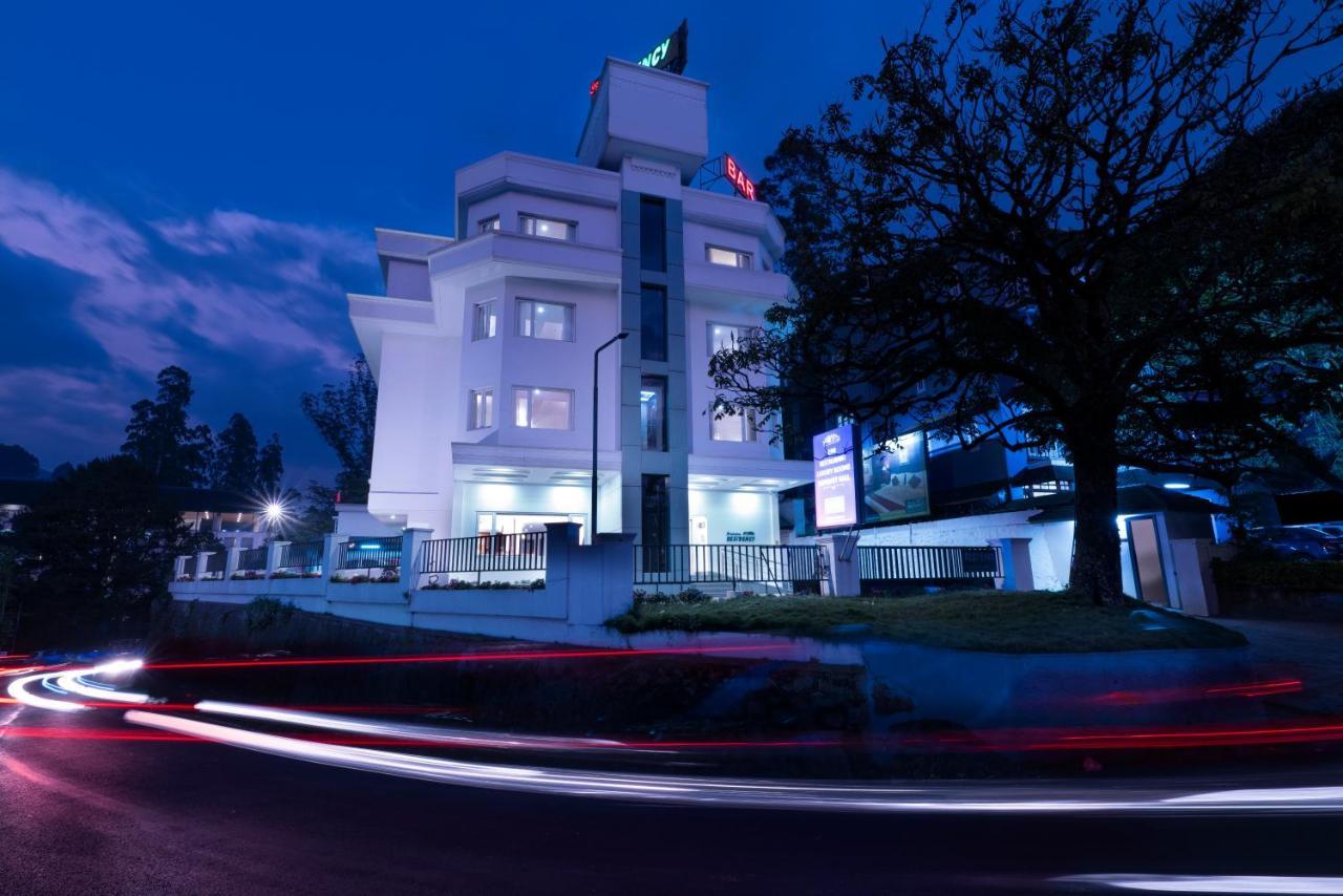 Отель Issacs Residency Муннар Экстерьер фото