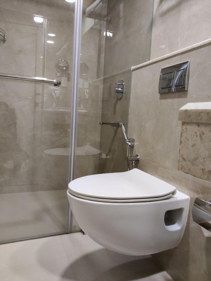 Отель Issacs Residency Муннар Экстерьер фото