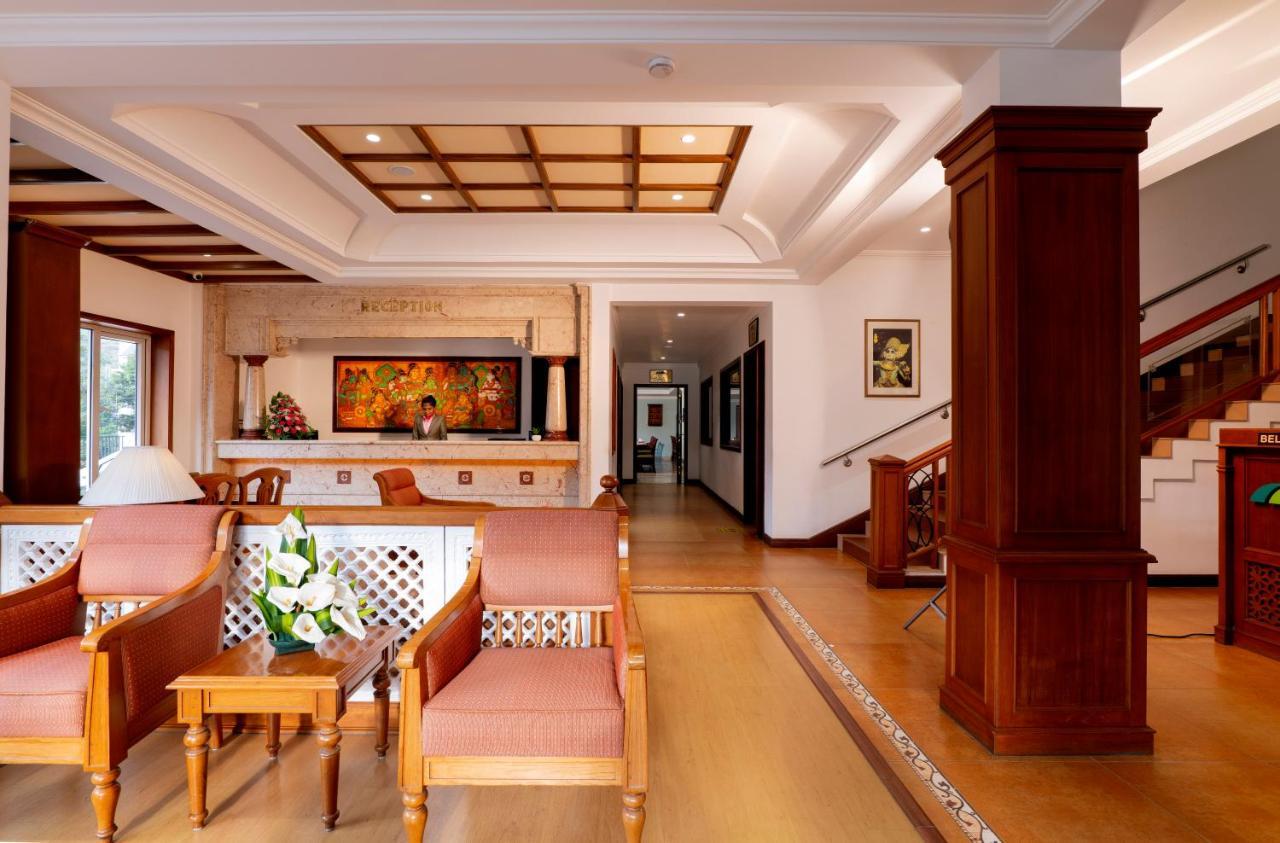 Отель Issacs Residency Муннар Экстерьер фото